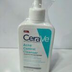 شستشوی صورت پاک کننده و کنترل جوش سراوی